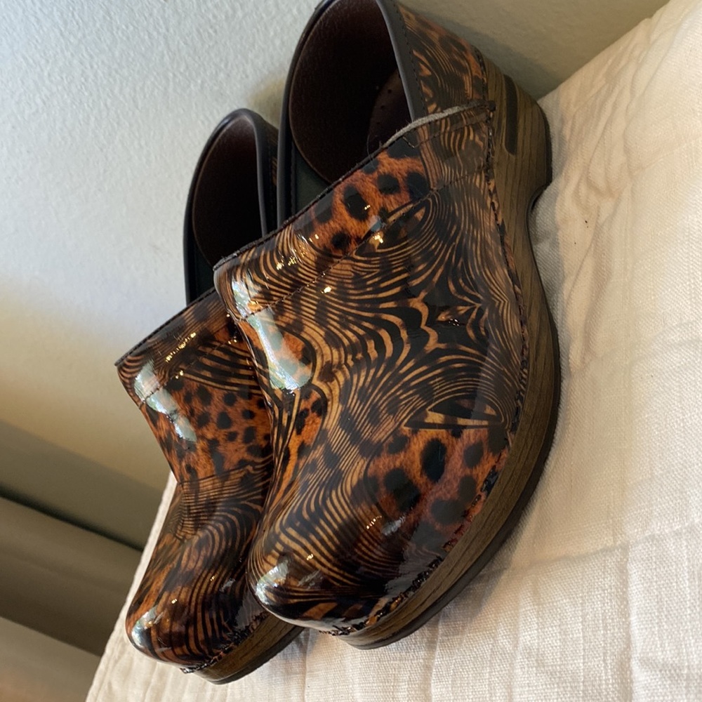 Dansko clods. Size 39. Geometric/cheetah print. Great condition!